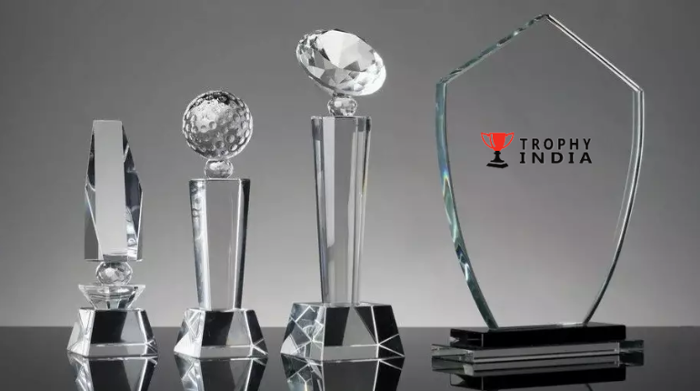 Elegant Crystal Trophies Crafted to Celebrate Achievements with Style, Precision, and Timeless Brilliance