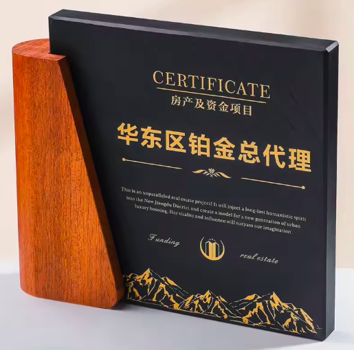 Crystal Trophy Manufacturer in Delhi