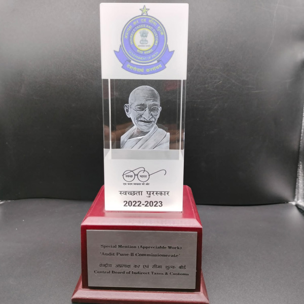 Institutional & Government Crystal Trophies | 3D Laser Portraits | Trophy India