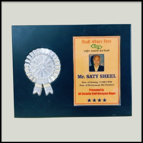 Custom Retirement Mementos & Farewell Awards | Trophy Manufacturers Delhi