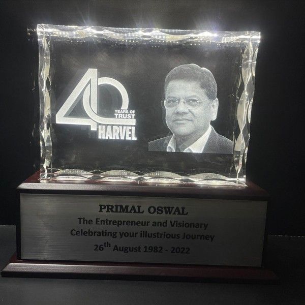 Personalized 2D/3D Laser Etched Crystal Trophy – Visionary Leadership Award