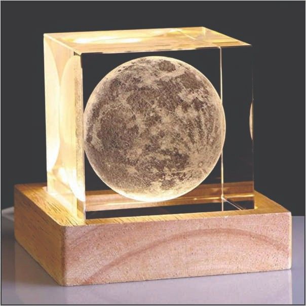 Premium Crystal Cube Trophies & Gifts in Delhi NCR | Trophy India